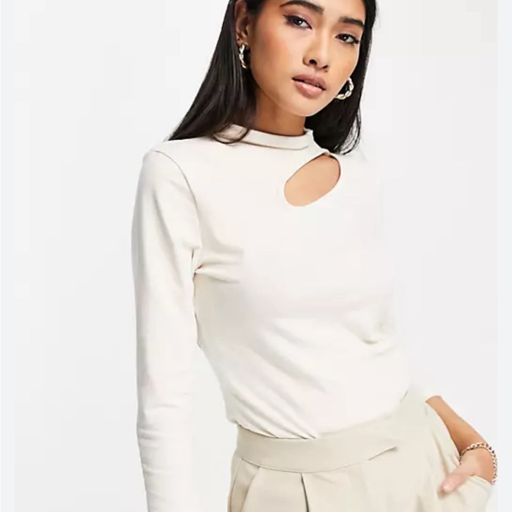 Women’s XS Cream Cut Out high neck